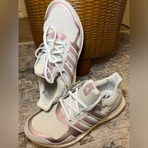 NWT Adidas UltraBoost DNA Running Shoe Women’s 6.5 M